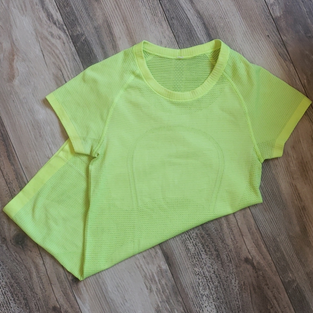 Lululemon Tee